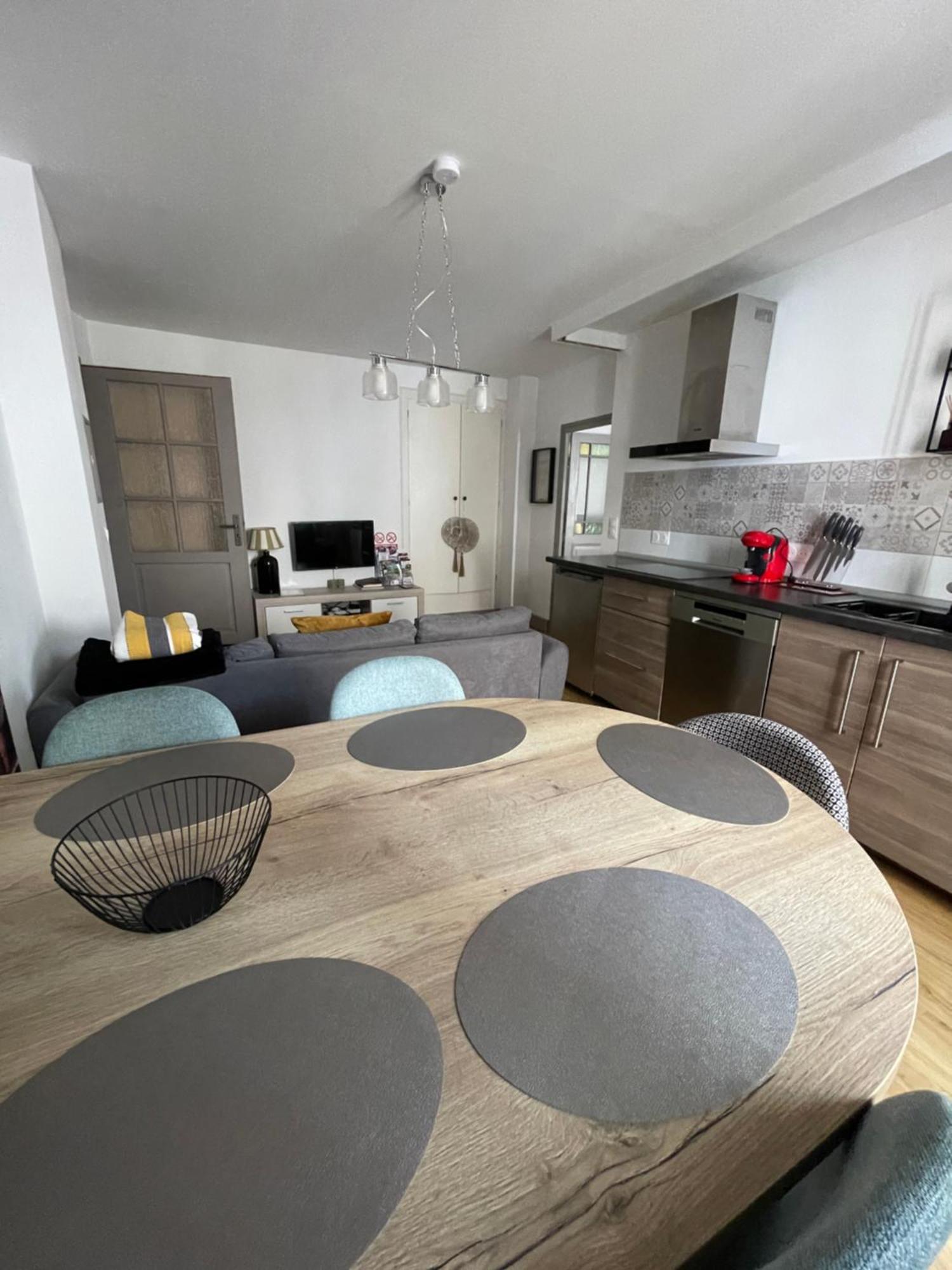 Appartement Moderne Centre Ville, 5 Personnes, 65 M2 Semur-en-Auxois Exterior foto